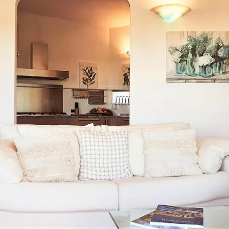 Monica Luxury House Сasa de vacaciones